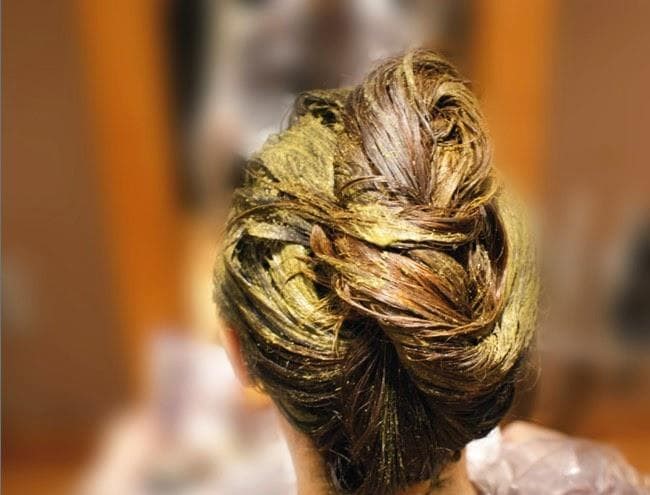 Características y beneficios de la coloración vegetal para el cabello